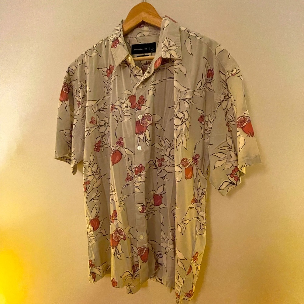 NWT A&F oversized short sleeve button down light green fruit print camp shirt 🍒